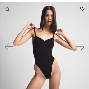 SKIMS Seamless Sculpt Bodysuit Onyx